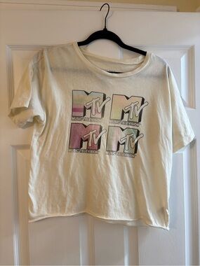 MTV American eagle top